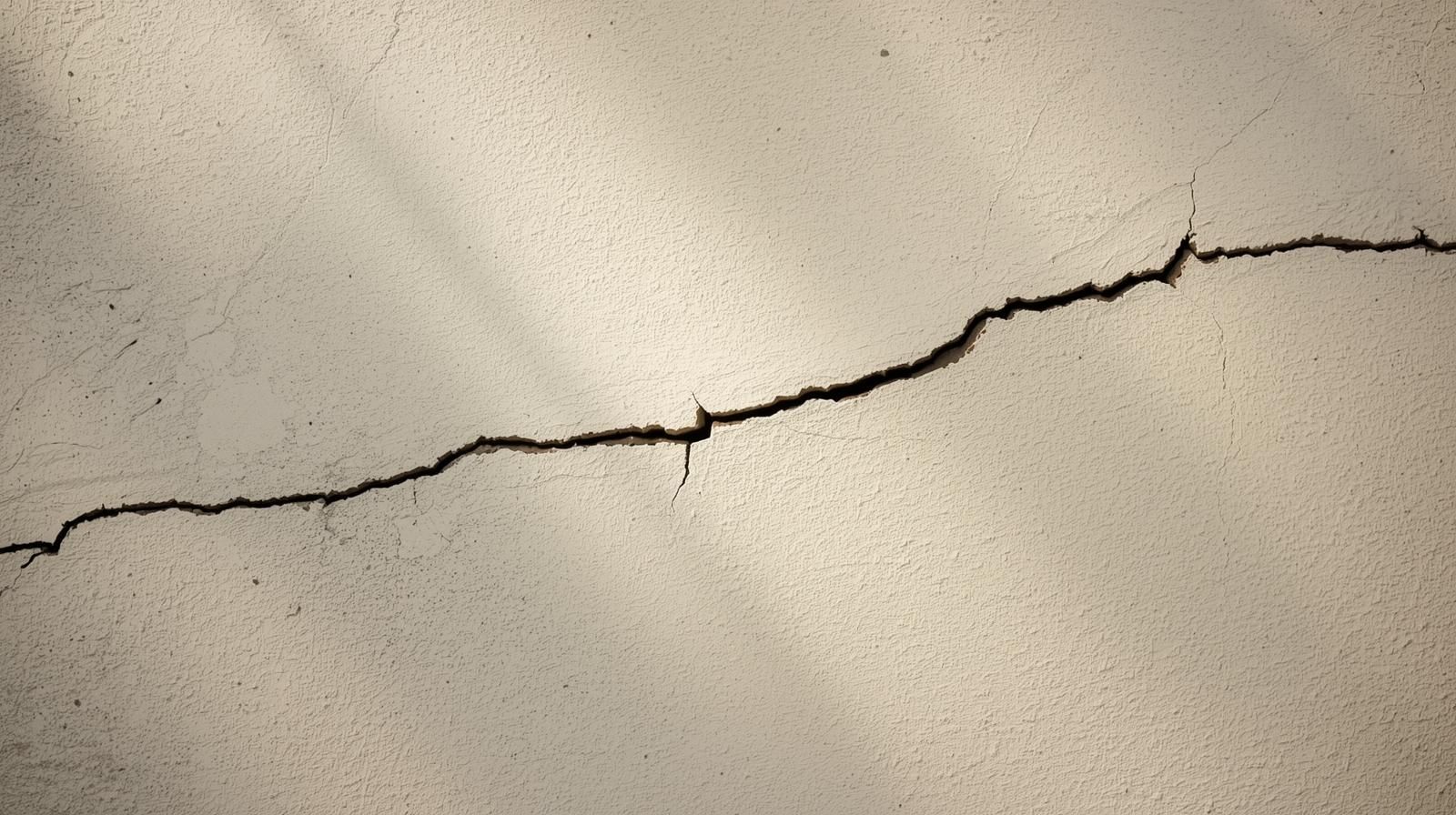 Fissures dans la maison : Quand s’inquiéter ?